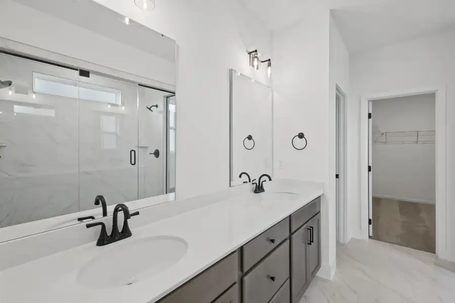 *Photo of example home. Selections & finishes may vary. *Photo of example home. Selections & finishes may vary.