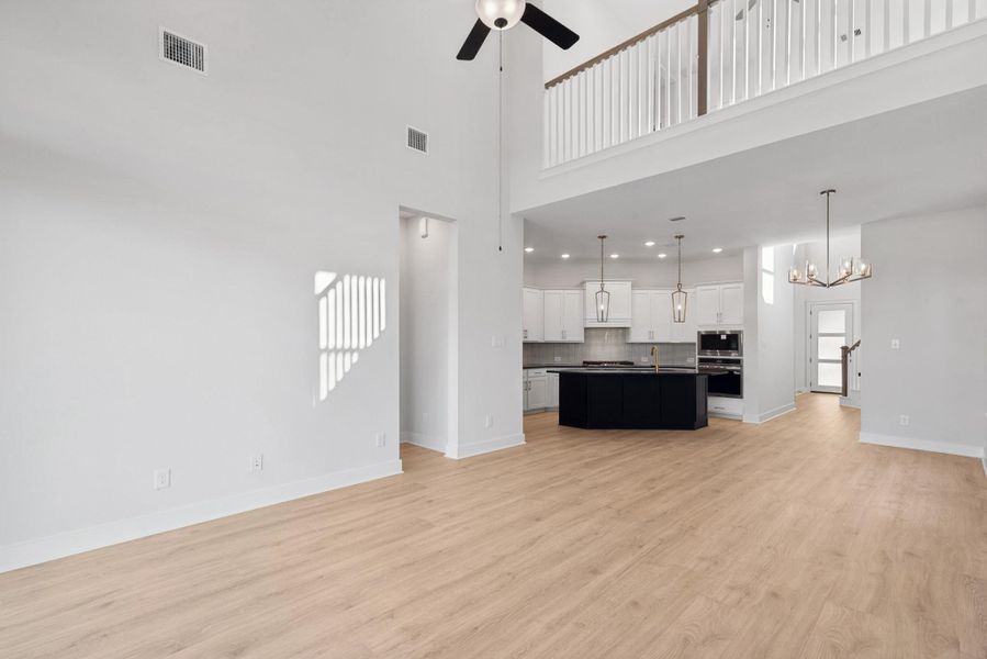 Spacious, unfurnished interior of a new home in The Highlands 40', Porter (Image 20).