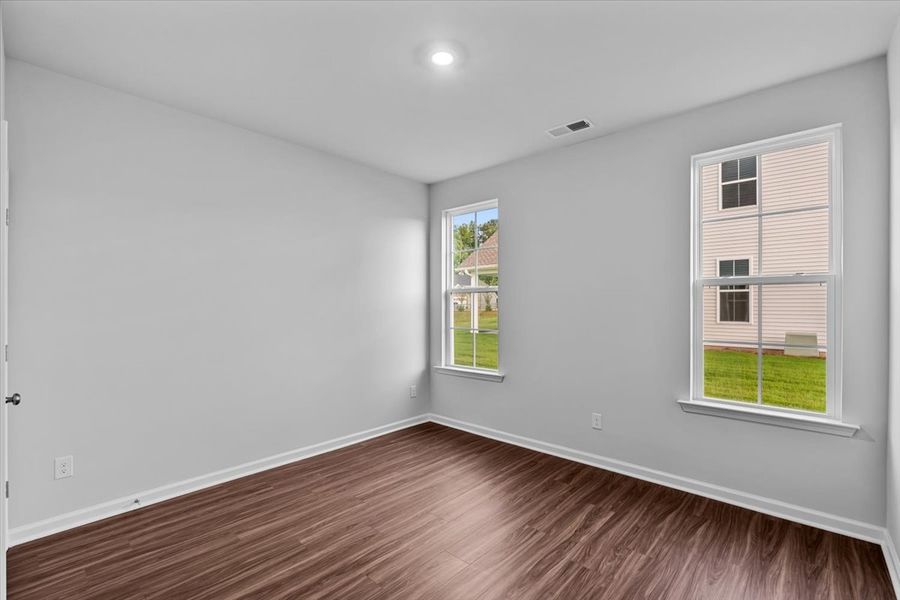 Spacious, unfurnished interior of a new home in Fieldstone, Lexington (Image 30).