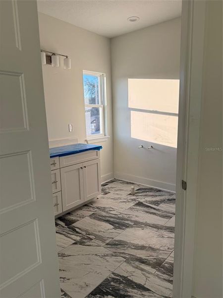 Spacious, unfurnished interior of a new home in , Keystone Heights (Image 4).