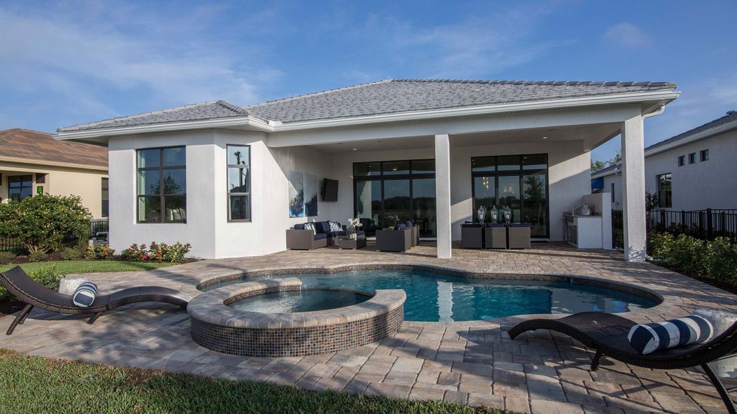 Pool & Spa with deck and covered Lanai