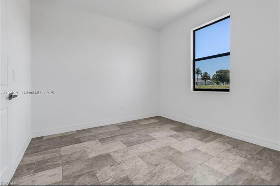 Spacious, unfurnished interior of a new home in , Lehigh Acres (Image 21).