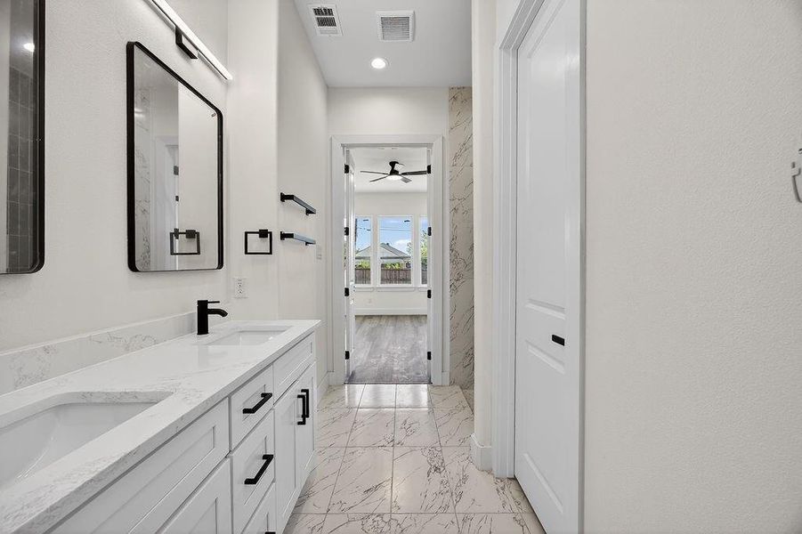 Furnished interior view inside a new home in , Fort Worth (Image 7).