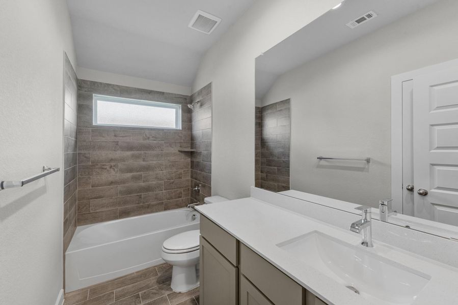 Furnished interior view inside a new home in Huntington Place, Rosharon (Image 7).