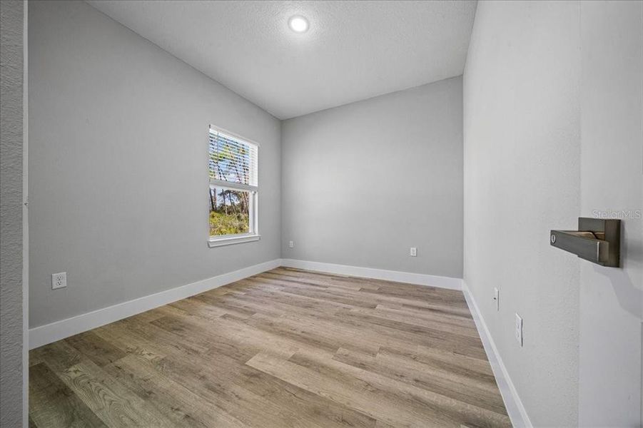 Spacious, unfurnished interior of a new home in , Ocala (Image 19).