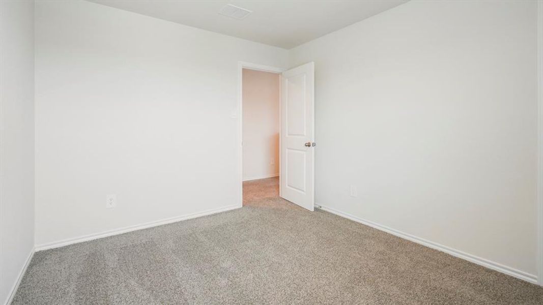 Spacious, unfurnished interior of a new home in Frontier Pointe, Princeton (Image 15).