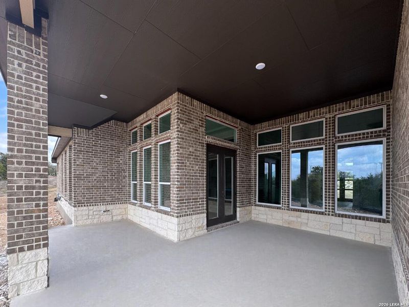 Exterior details and patio area of a home in Waldsanger, New Braunfels (Image 3).