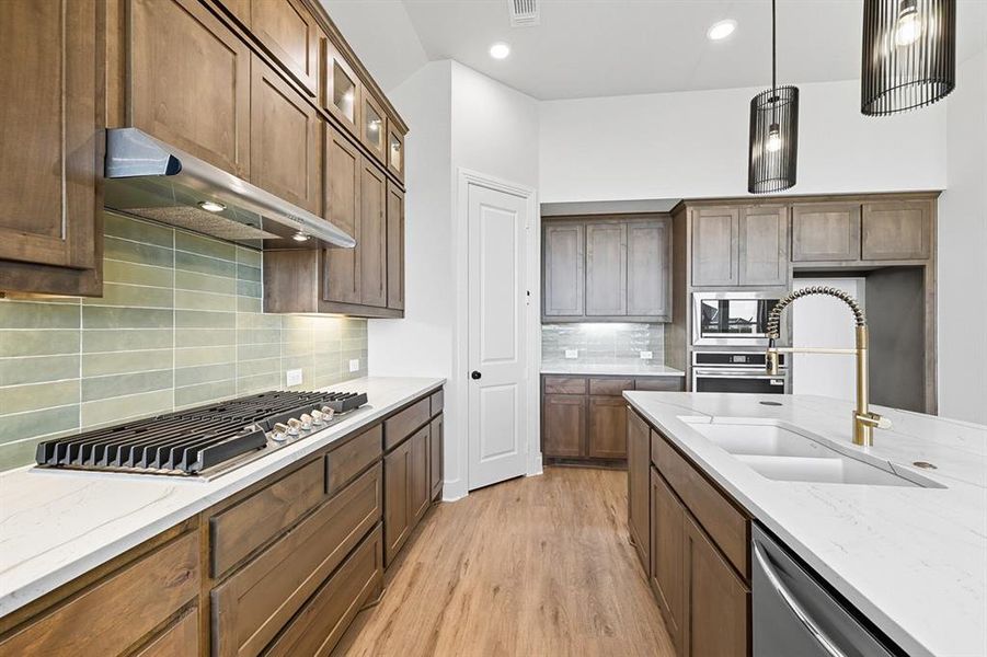Furnished interior view inside a new home in Canyon Creek Estates, Sherman (Image 10). Furnished interior view inside a new home in Canyon Creek Estates, Sherman (Image 10).