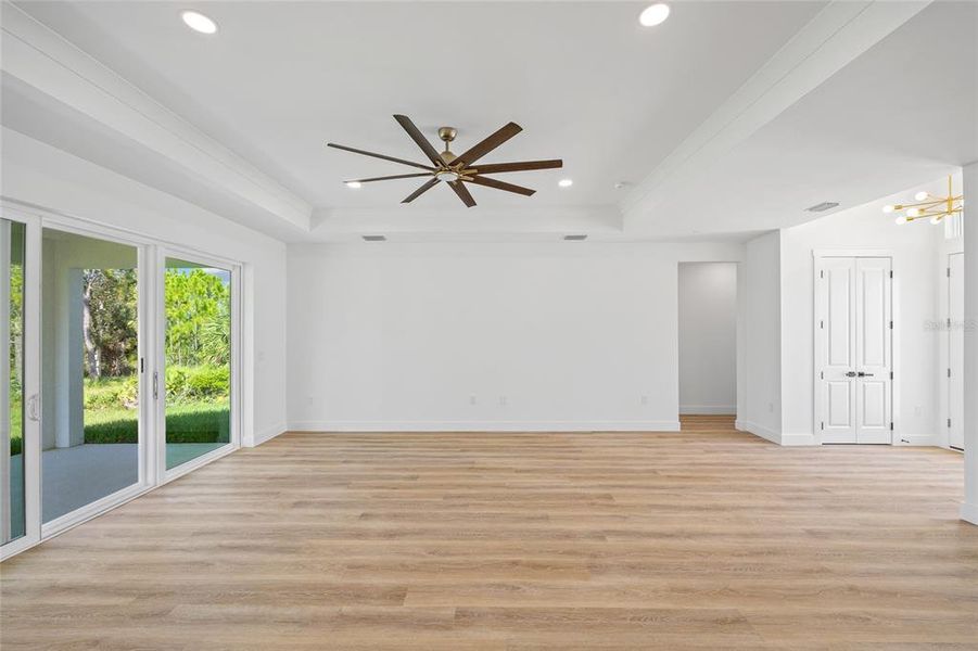Spacious, unfurnished interior of a new home in , Port Charlotte (Image 14).