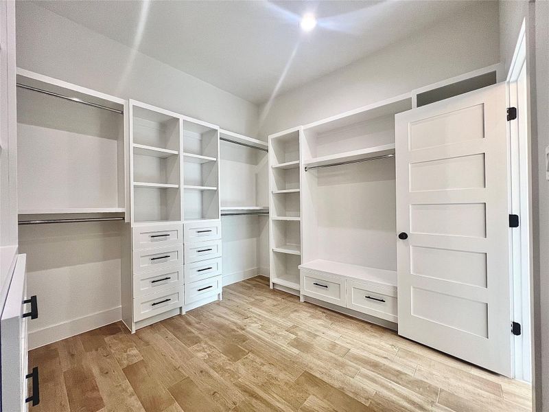 Spacious, unfurnished interior of a new home in , Dayton (Image 40).