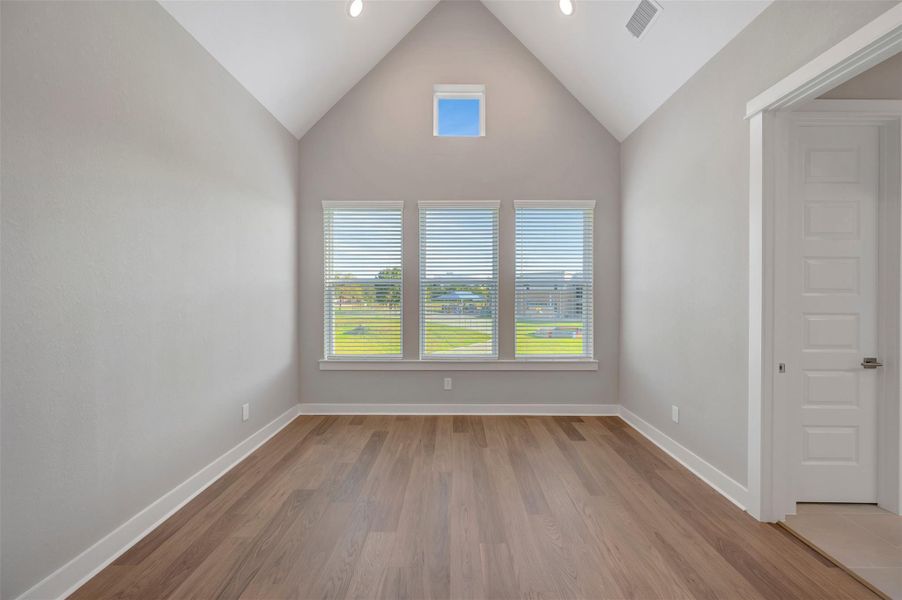 Spacious, unfurnished interior of a new home in Retreat at Oak Park, Houston (Image 32). Spacious, unfurnished interior of a new home in Retreat at Oak Park, Houston (Image 32).