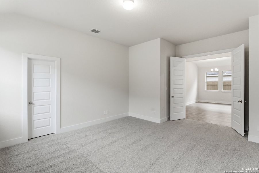 Spacious, unfurnished interior of a new home in Alsatian Oaks, Castroville (Image 20).