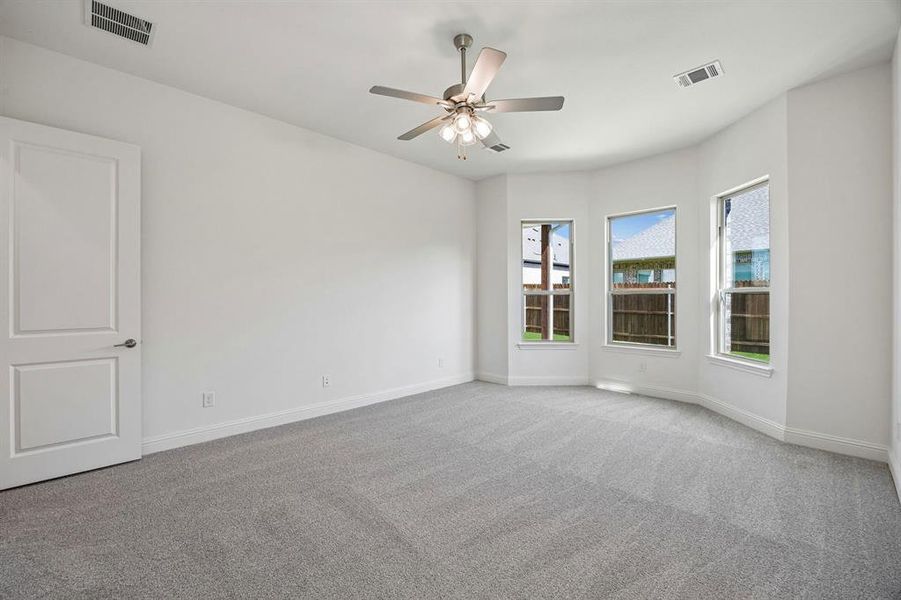 Spacious, unfurnished interior of a new home in Country Lakes, Denton (Image 13). Spacious, unfurnished interior of a new home in Country Lakes, Denton (Image 13).
