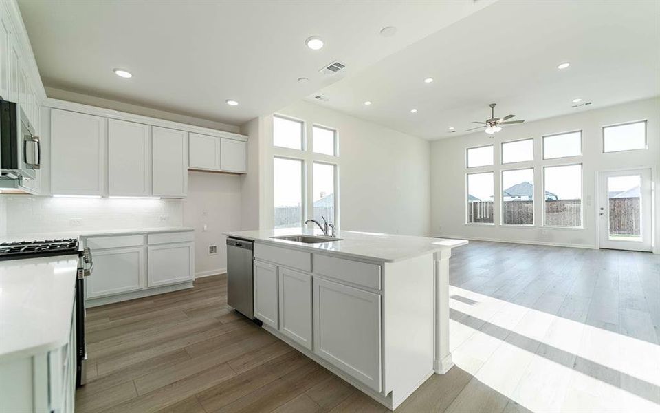 Furnished interior view inside a new home in La Terra, Celina (Image 2).