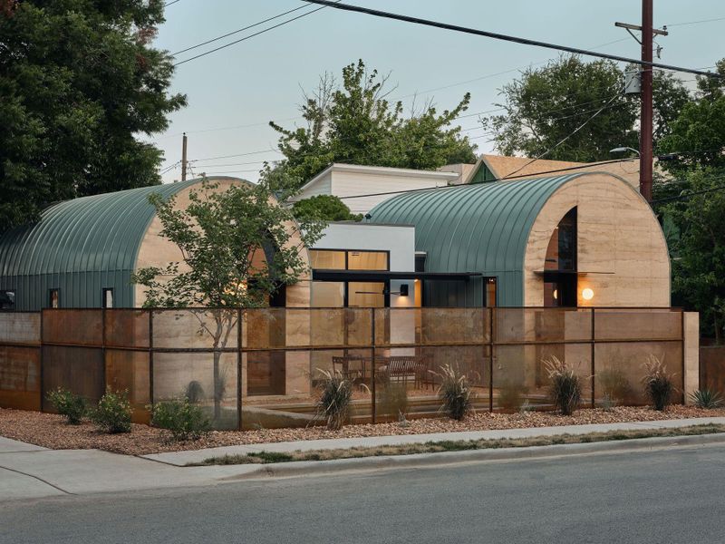 Welcome to Desoluna!