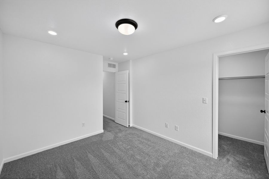 Spacious, unfurnished interior of a new home in Farmlore, Brighton (Image 14).