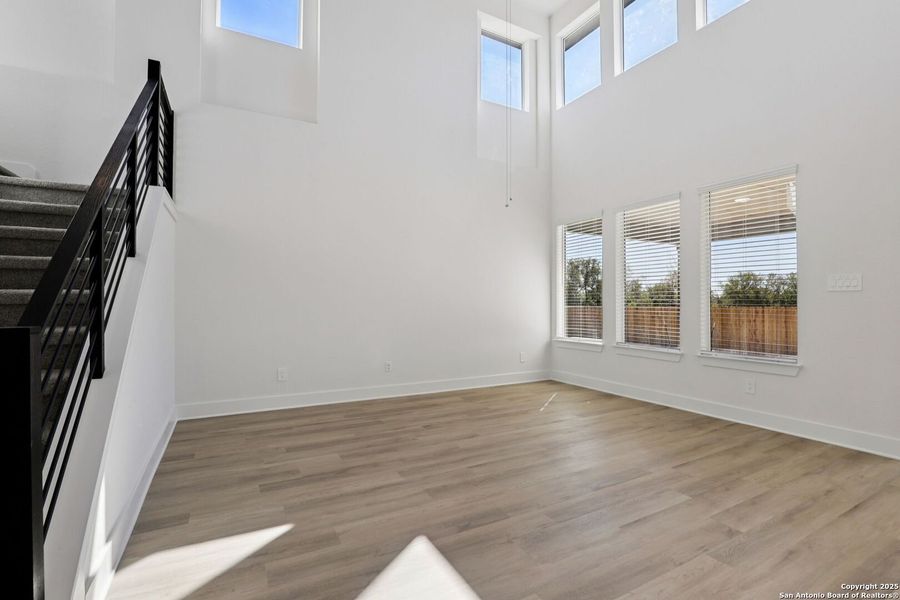 Spacious, unfurnished interior of a new home in Carmel Ranch, Schertz (Image 33).