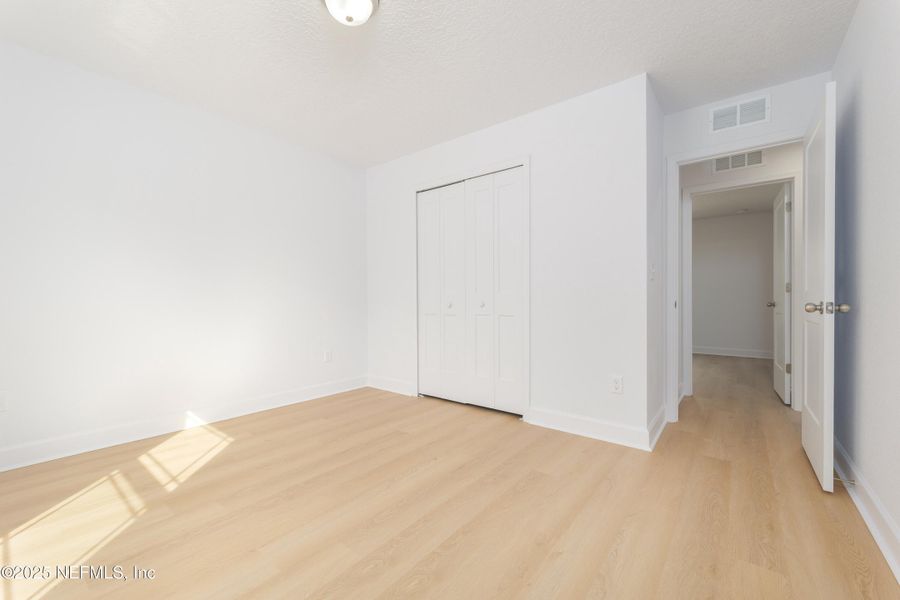 Spacious, unfurnished interior of a new home in , Keystone Heights (Image 12).