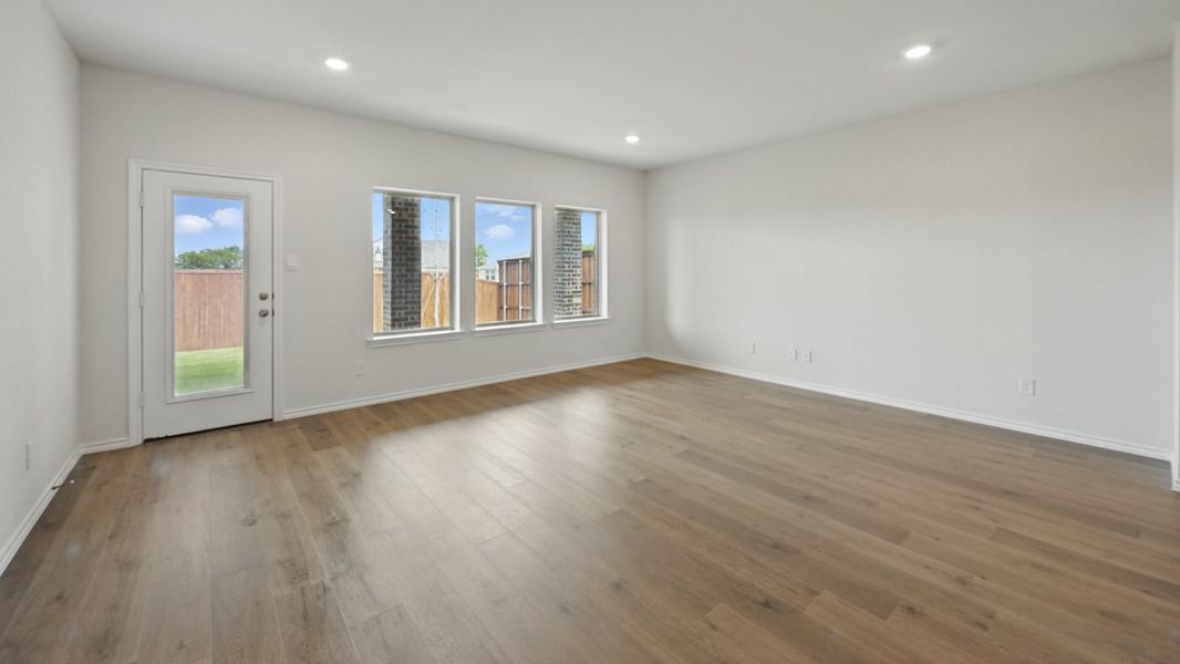 Spacious, unfurnished interior of a new home in Frontier Pointe, Princeton (Image 5).