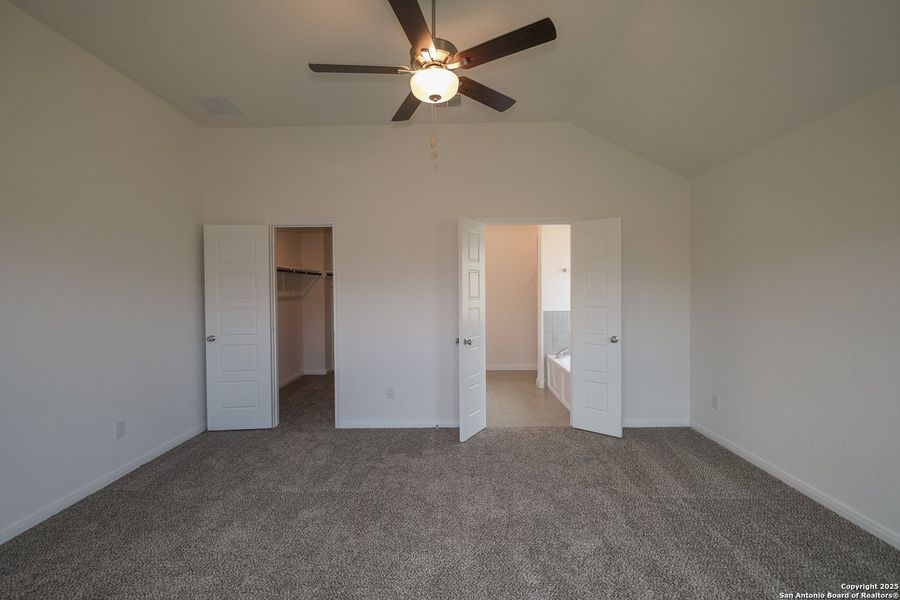 Spacious, unfurnished interior of a new home in Hunters Ranch, San Antonio (Image 24). Spacious, unfurnished interior of a new home in Hunters Ranch, San Antonio (Image 24).