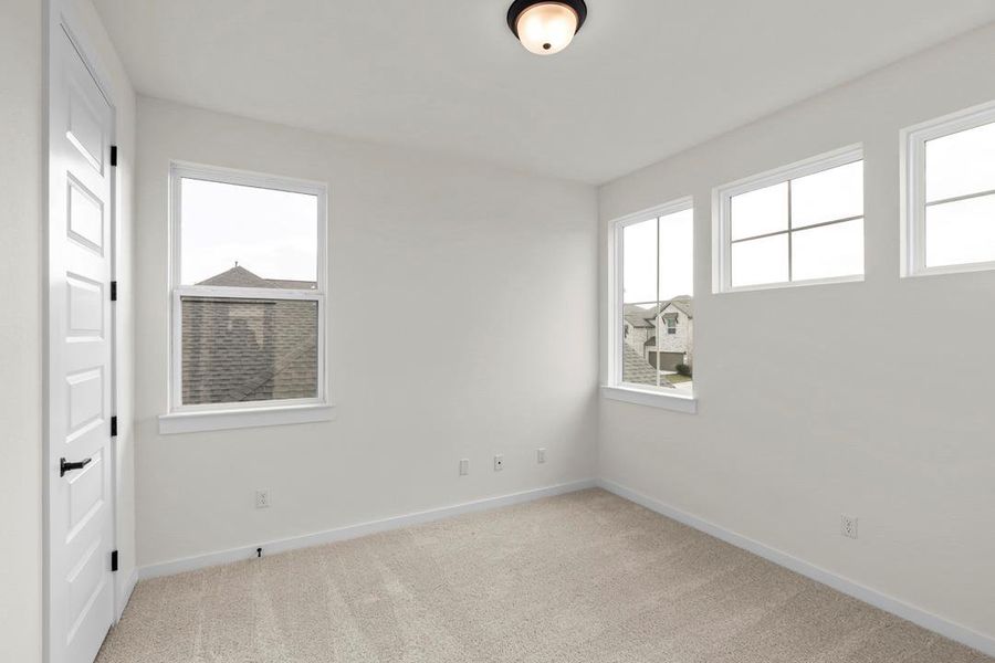 Spacious, unfurnished interior of a new home in Lariat, Liberty Hill (Image 31).