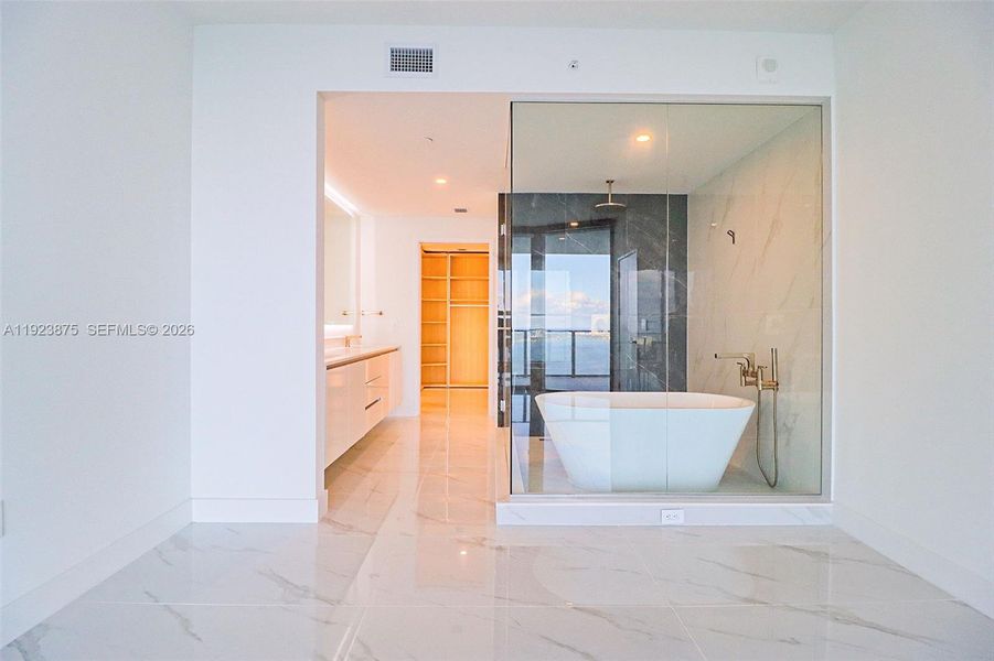 Image 72 of a home in .