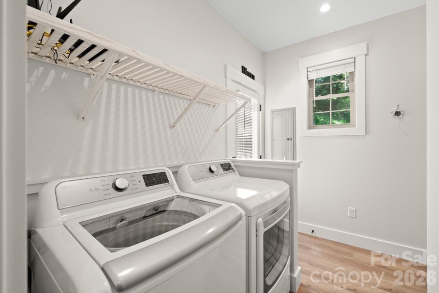 Laundry on Main Laundry on Main