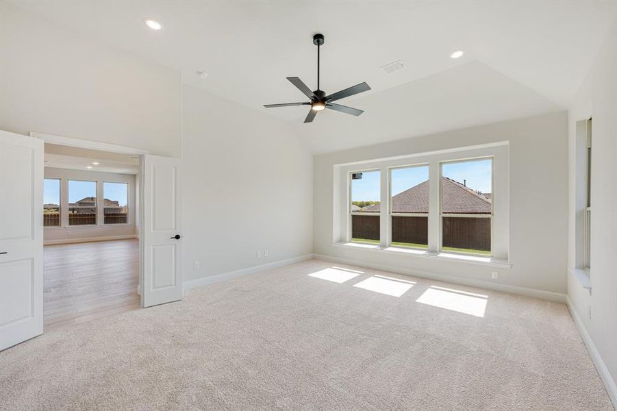 Spacious, unfurnished interior of a new home in Hunters Ridge, Crowley (Image 34).