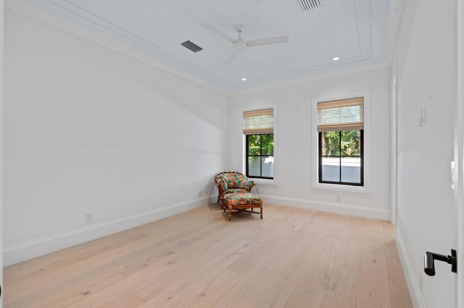 Image 33 of a home in .