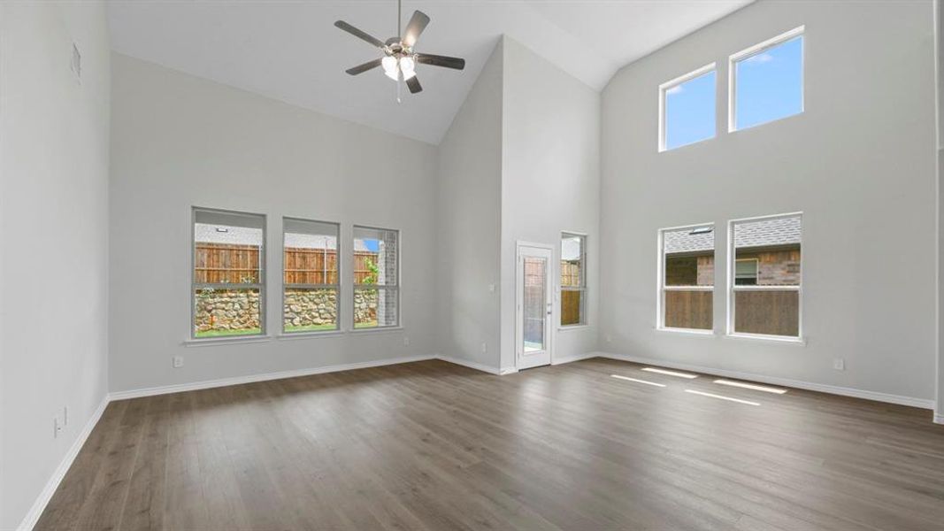 Spacious, unfurnished interior of a new home in Silverado, Aubrey (Image 25). Spacious, unfurnished interior of a new home in Silverado, Aubrey (Image 25).