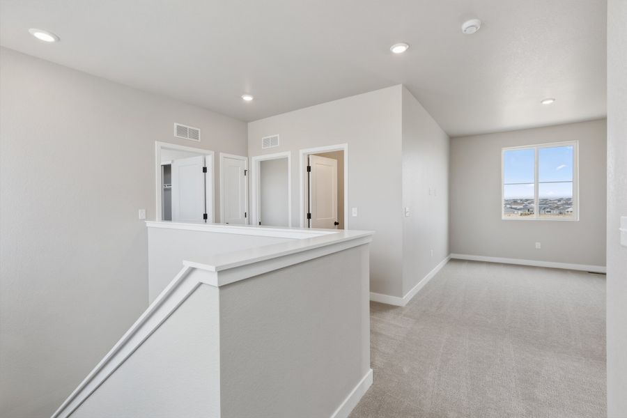 Spacious, unfurnished interior of a new home in The Aurora Highlands, Aurora (Image 17).