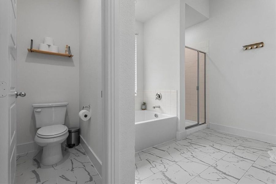 Main bathroom - 4718 Firewheel Ct, Aubrey, TX 76227 Main bathroom - 4718 Firewheel Ct, Aubrey, TX 76227