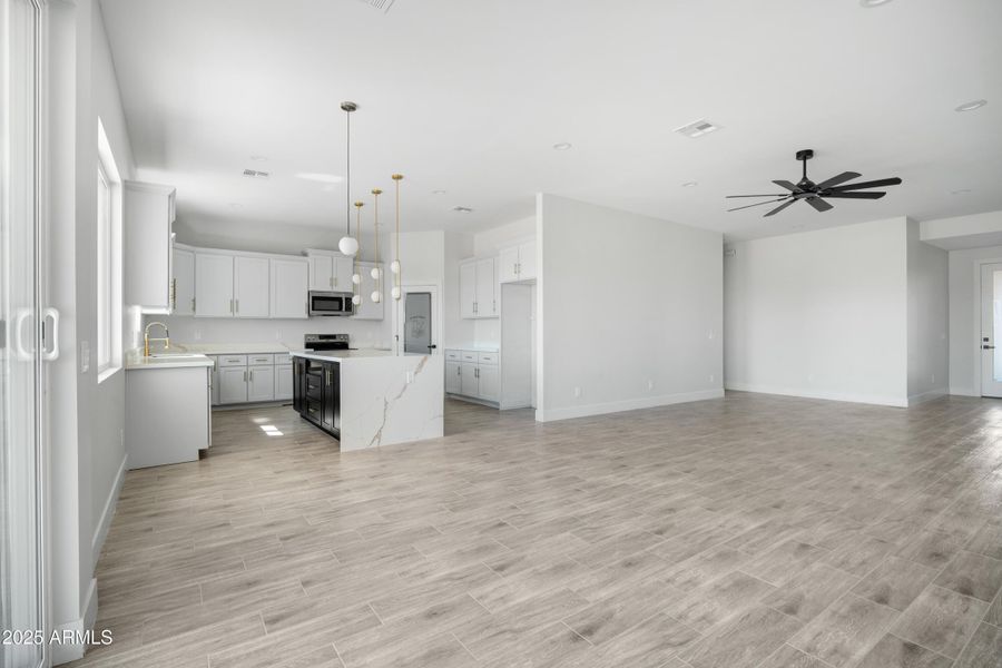 Listing Pictures -25