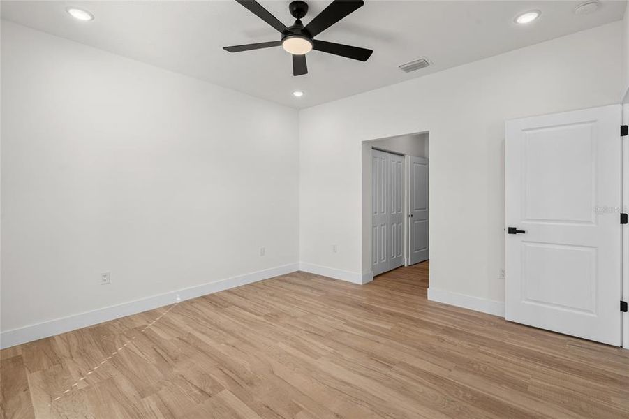 Spacious, unfurnished interior of a new home in , Okeechobee (Image 33).