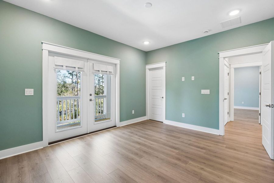 Spacious, unfurnished interior of a new home in Liberty Hill Farm, Mount Pleasant (Image 56).