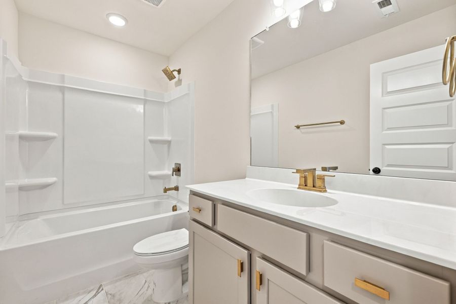 Upstairs Full Bath Upstairs Full Bath
