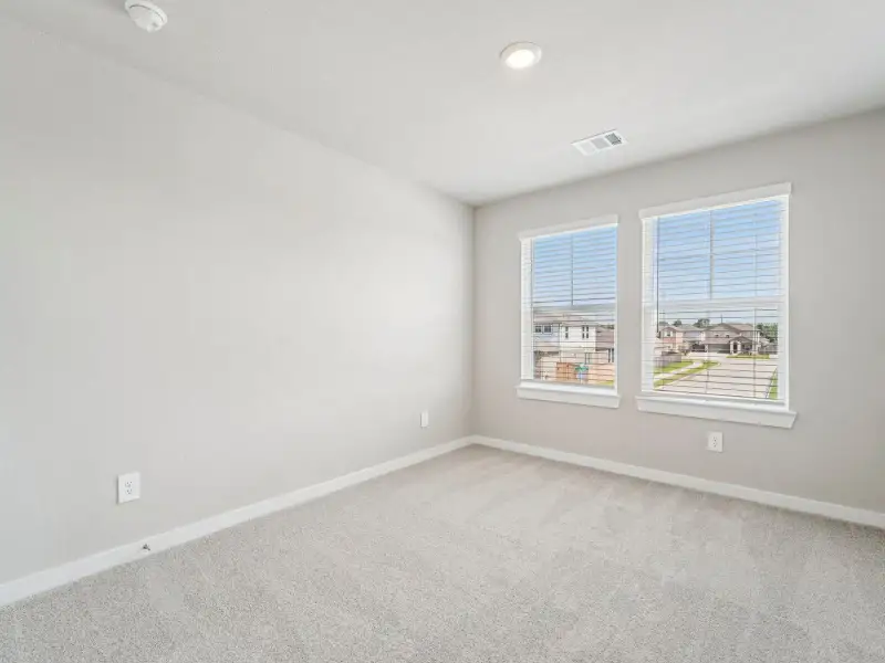 Spacious, unfurnished interior of a new home in Massey Oaks Village, Pearland (Image 17). Spacious, unfurnished interior of a new home in Massey Oaks Village, Pearland (Image 17).