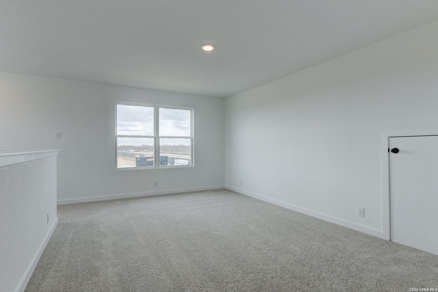 Spacious, unfurnished interior of a new home in Saddlebrook Ranch, Schertz (Image 19).