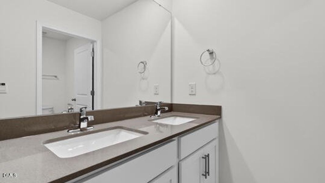 Galvins Ridge_Hayden B_463_White_FP_SPEC Galvins Ridge_Hayden B_463_White_FP_SPEC