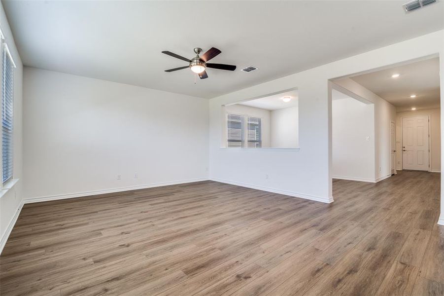 Spacious, unfurnished interior of a new home in Cottonwood Creek, Seagoville (Image 11).