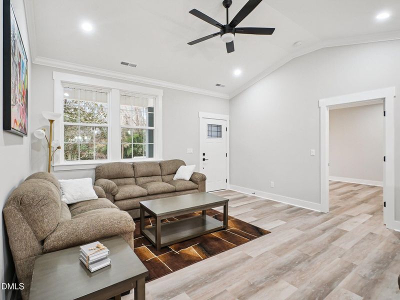 8-web-or-mls-Springdale Dr-S3012-008