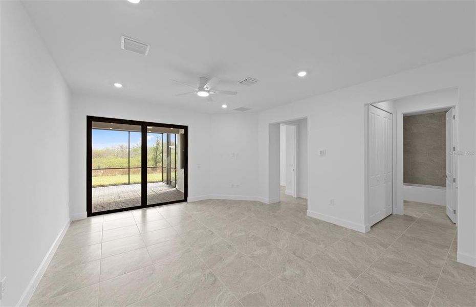 Spacious, unfurnished interior of a new home in Del Webb Catalina, Lakewood Ranch (Image 13).
