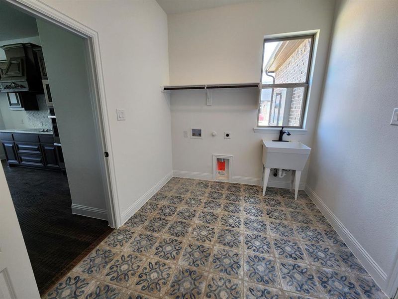 Spacious, unfurnished interior of a new home in , Whitesboro (Image 27).