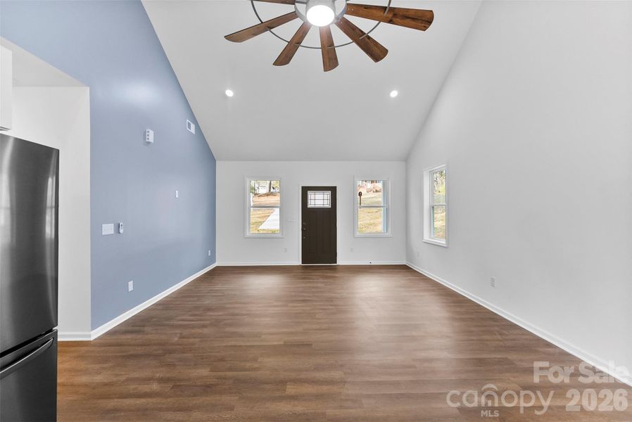 Spacious, unfurnished interior of a new home in , Shelby (Image 23).