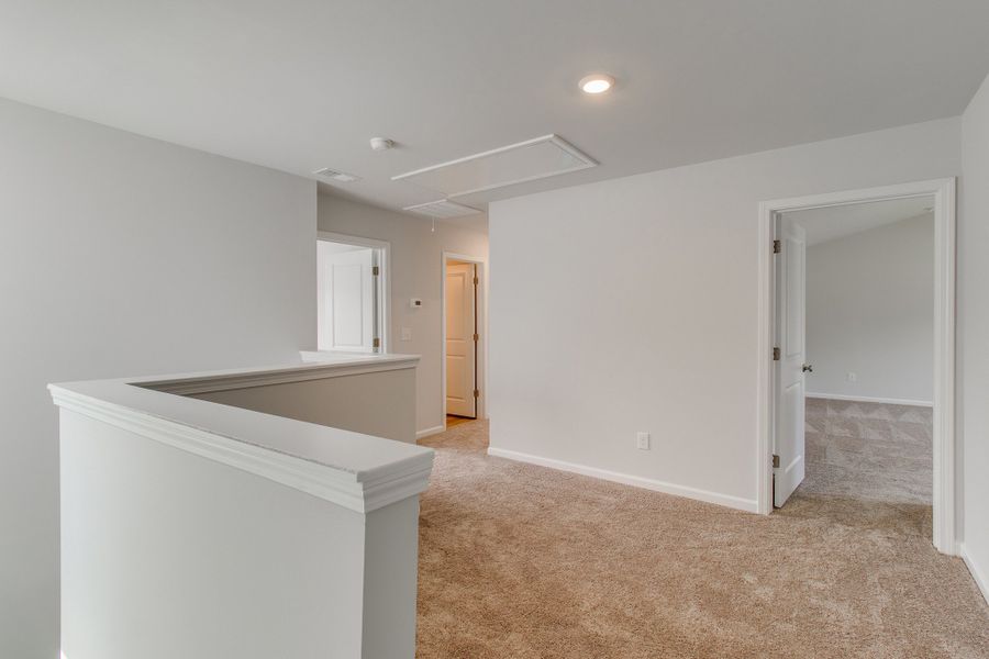 Spacious, unfurnished interior of a new home in Bluefield, Lexington (Image 23).
