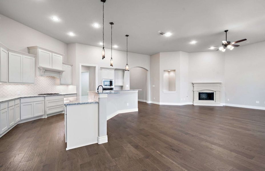 Representative furnished interior of a home built from the 3326 by Ravenna Homes in Cross Creek West, Fulshear (Image 12).