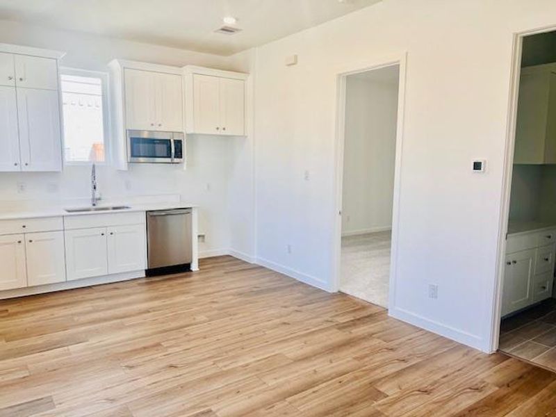 Spacious, unfurnished interior of a new home in Jordan Ranch: Pinnacle Collection, Fulshear (Image 20).