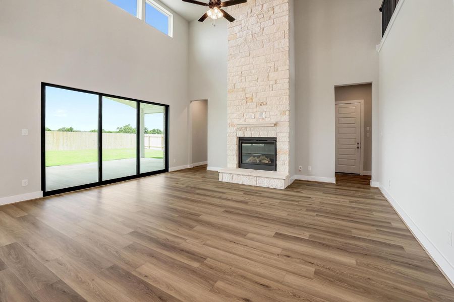 Spacious, unfurnished interior of a new home in Santa Rita Ranch, Liberty Hill (Image 34).