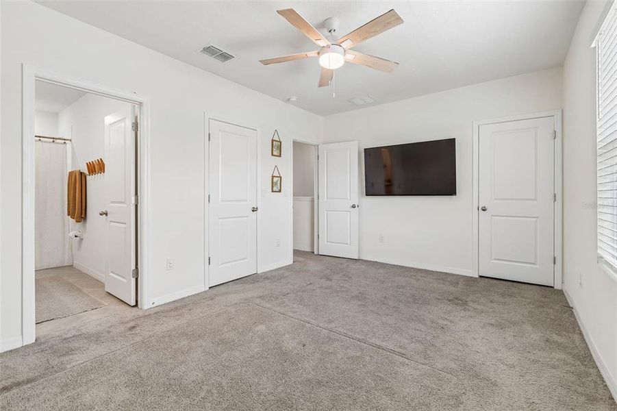 Spacious, unfurnished interior of a new home in , Land O' Lakes (Image 27).