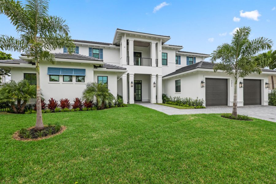Exterior details and patio area of a home in , West Palm Beach (Image 20).